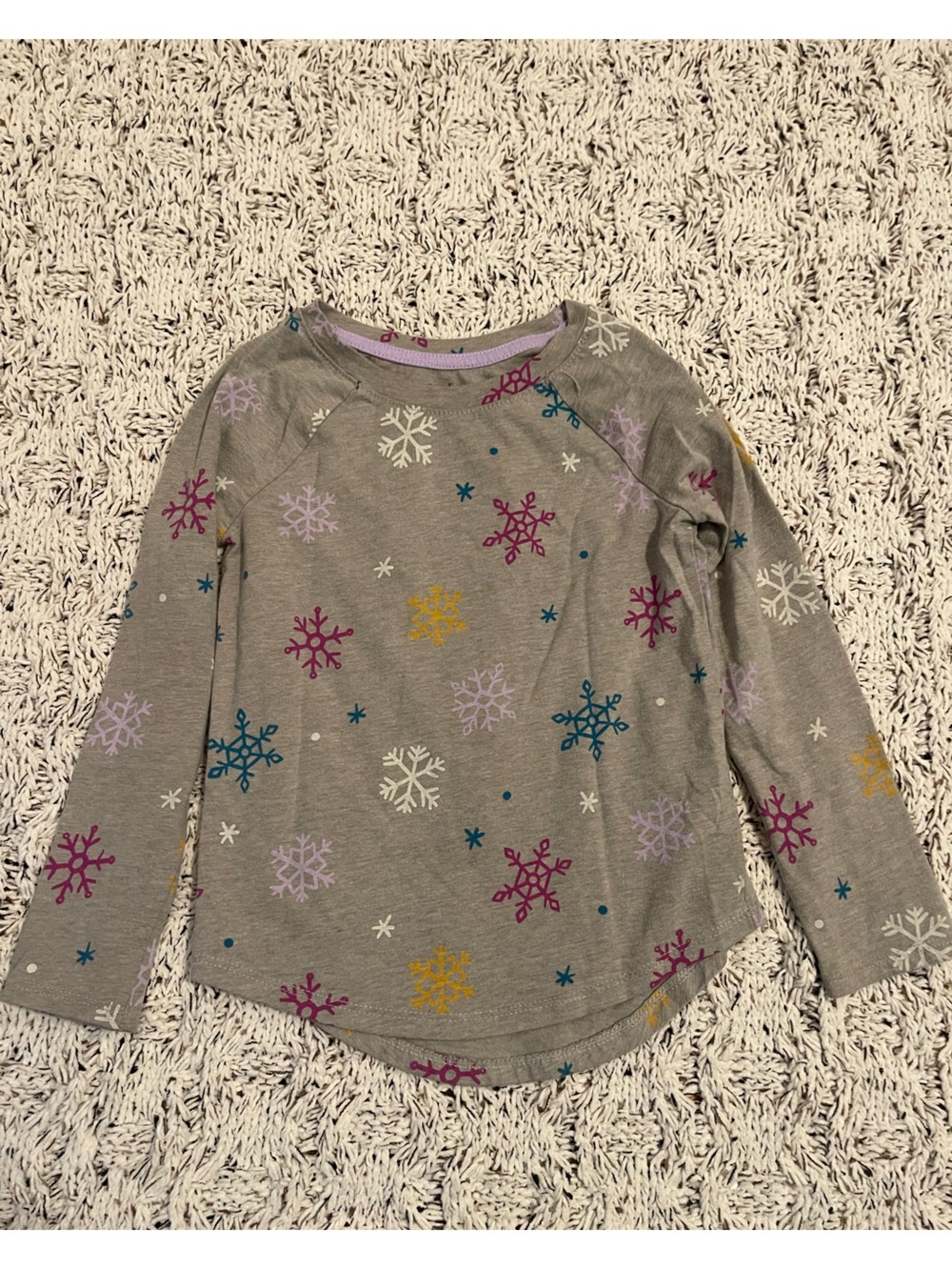 Cat & Jack Gray Long Sleeve Tee with Multicolor Snowflakes